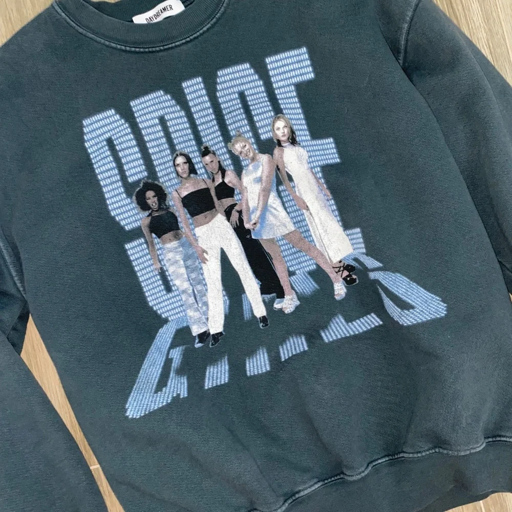 Revolve DAYDREAMER Spice Girls Sweatshirt (S) - Picture 3 of 3